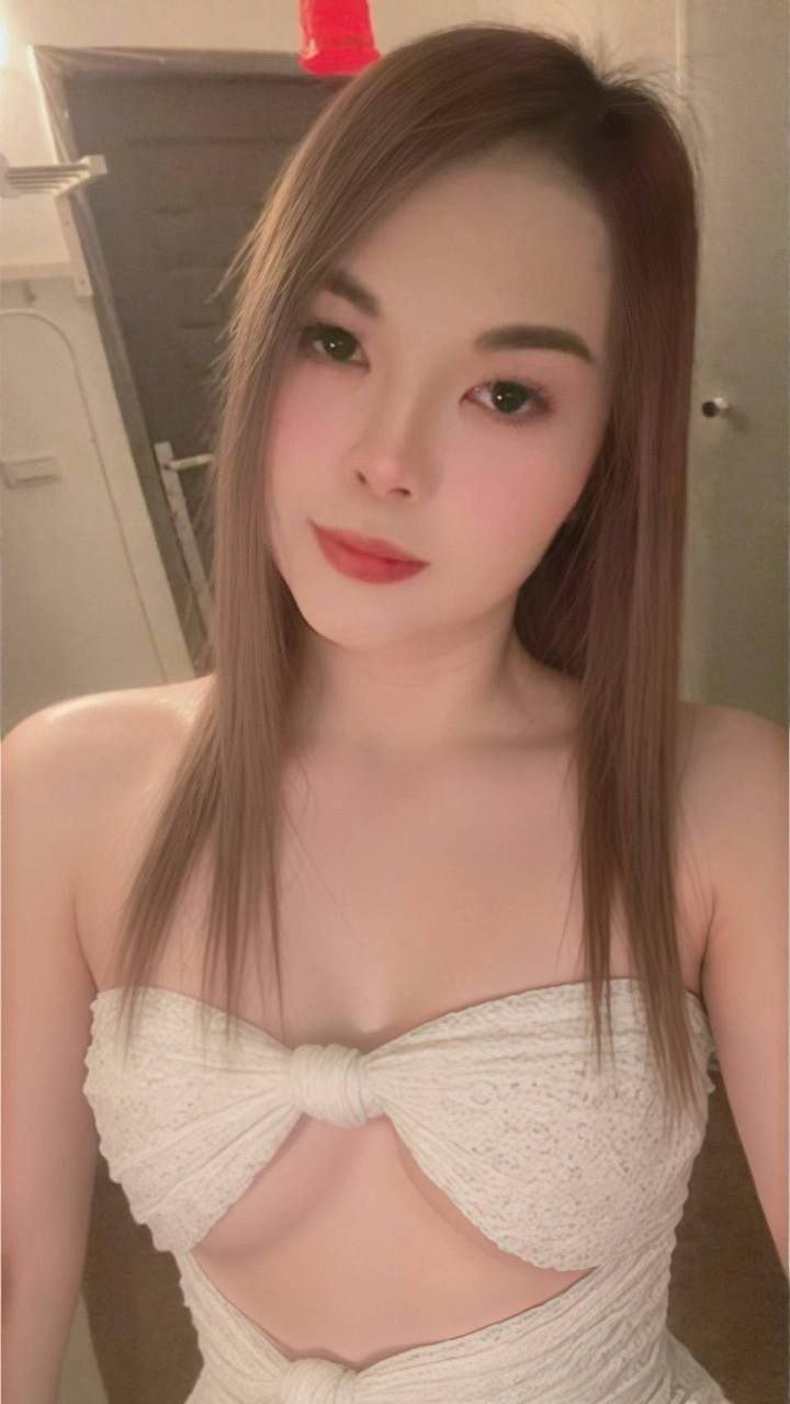 Pie JB Escort Playboy